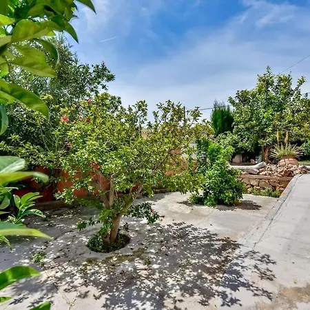 Guzman - Mouna Βίλα