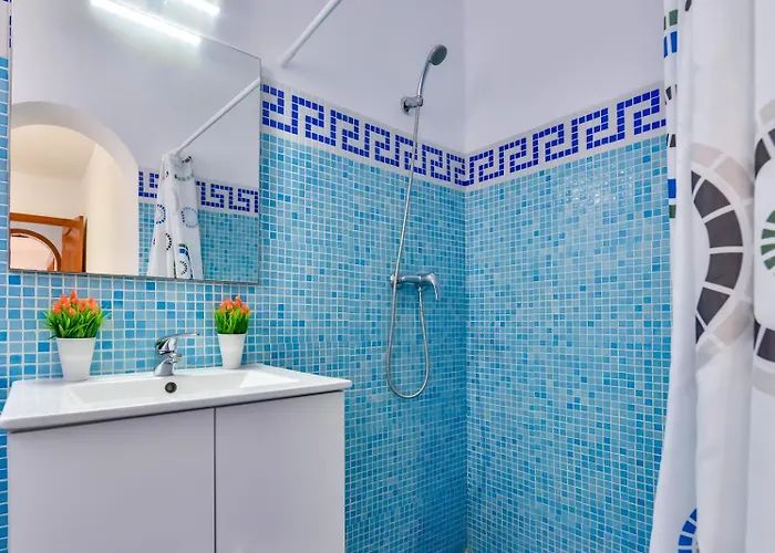 Guzman - Mouna * Кальпе