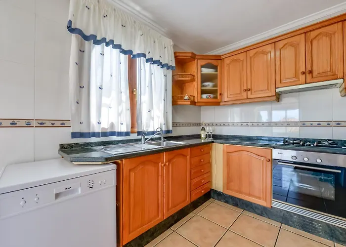 Guzman - Mouna * Кальпе