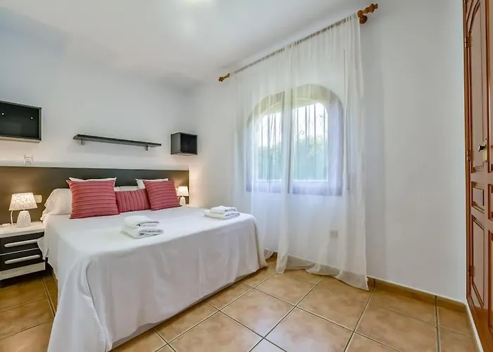 Guzman - Mouna Calpe