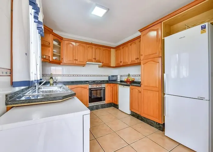 Guzman - Mouna Villa