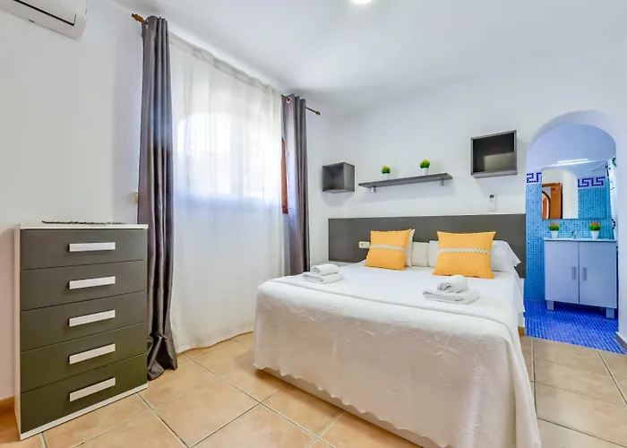 Guzman - Mouna Villa