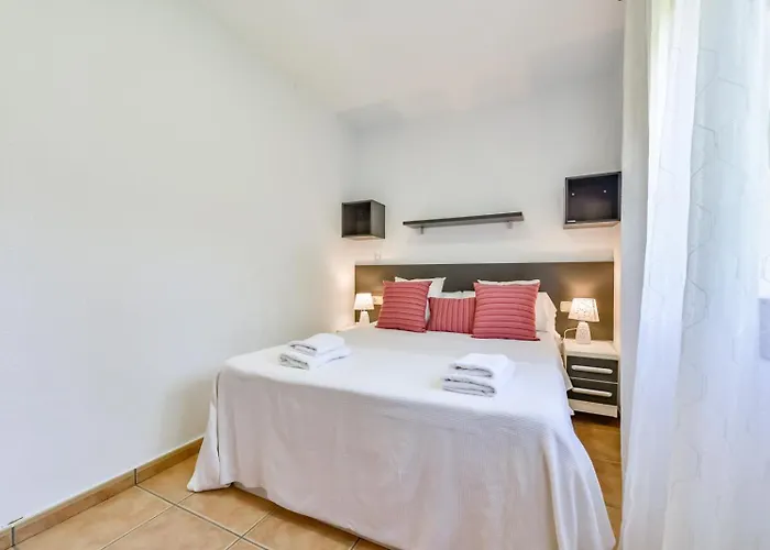 Guzman - Mouna Villa *