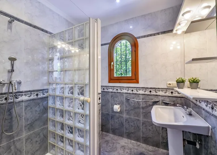 Villa Guzman - Mouna *